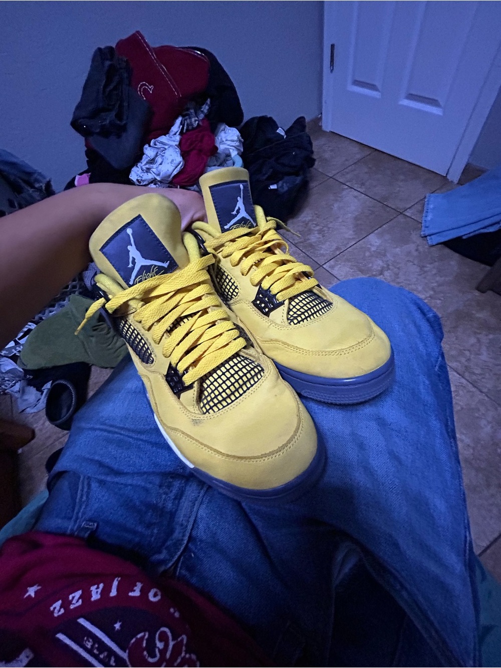 Jordan 4 yellow lightning Sneakers